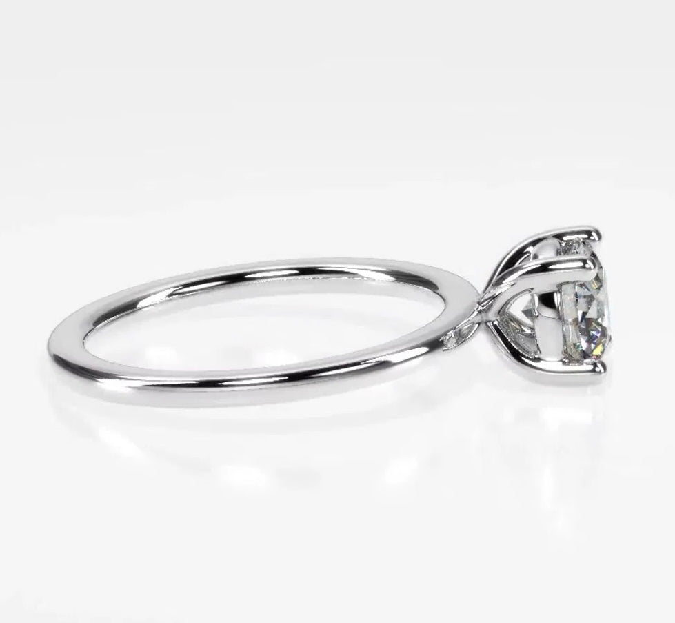 GLOW RING- Round Cut Diamond