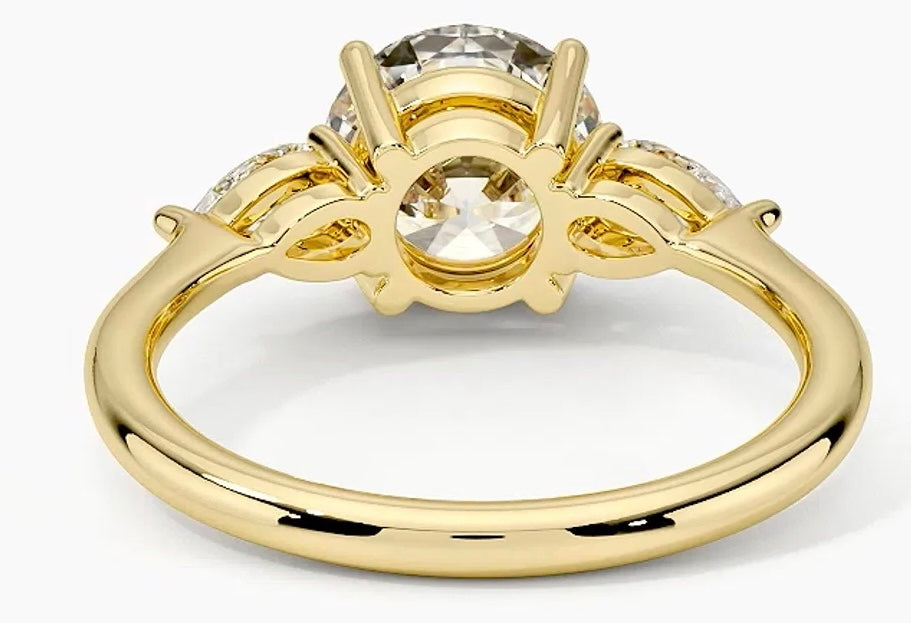 TRILOGY RING-Round Cut Diamond