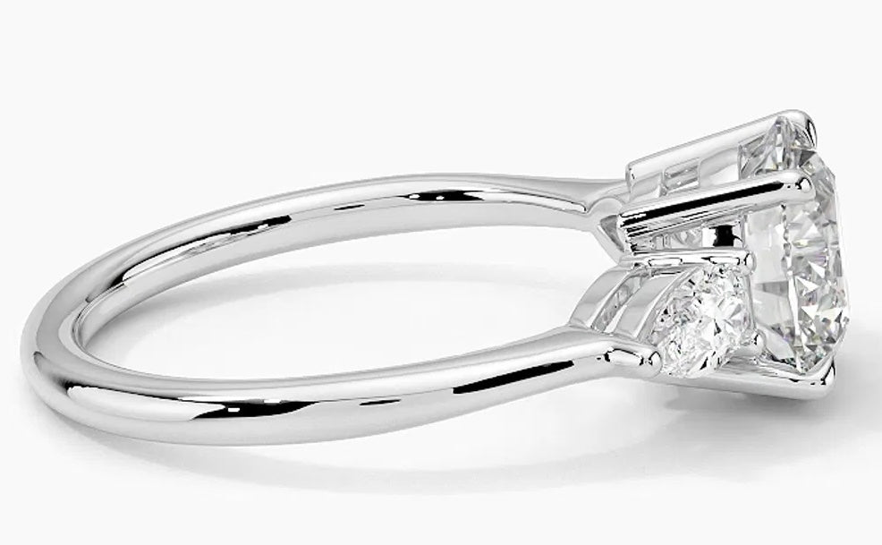 TRILOGY RING-Round Cut Diamond